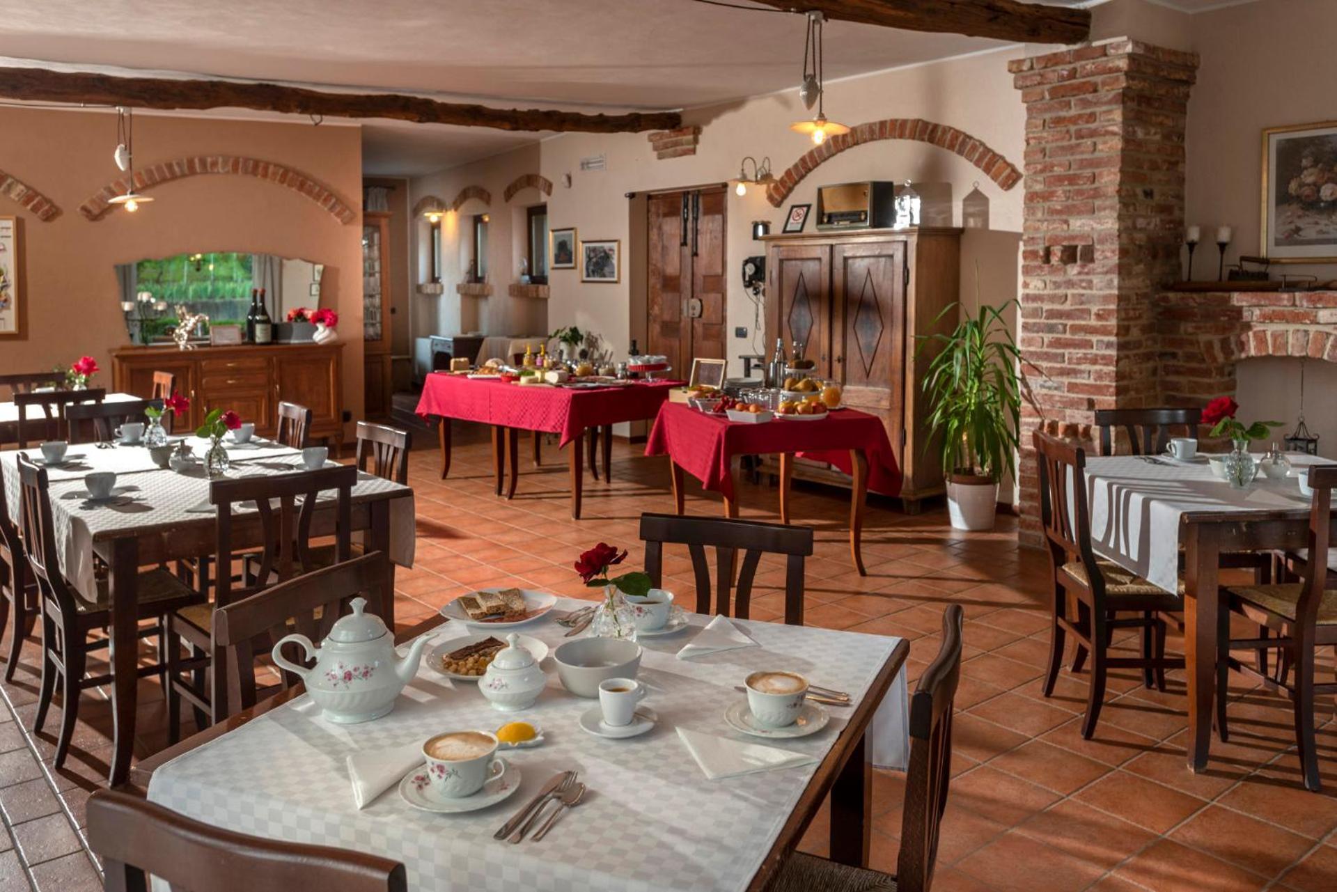 Agriturismo Cascina Monchiero Бра Екстериор снимка